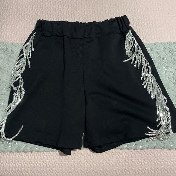 shorts - Picture 1 of 2